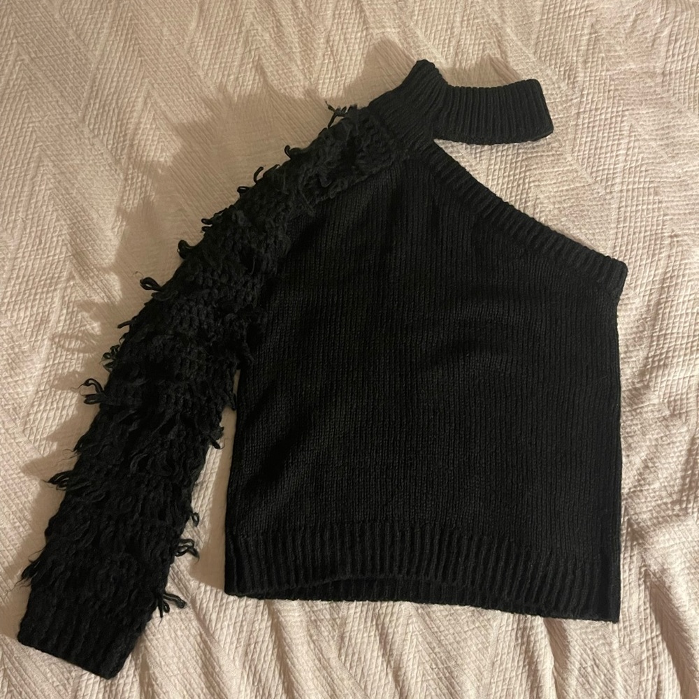 House Of Harlow One Shoulder sweater